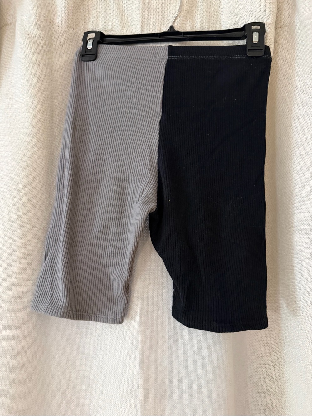 Two-Tone Ribbed Bike Shorts - Gray & Black